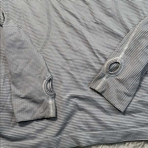 Lululemon Run: Swiftly Tech Long Sleeve *Stripe White - Picture 2 of 6